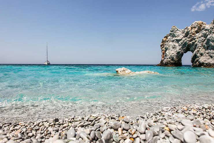 Featured image of post Yunan Adaları 2 - Bembeyaz Kumlarda Tropikal Deniz Keyfi: Skiathos