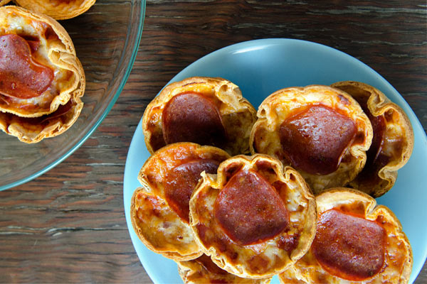 Atıştırmalık Minik Pizzalar