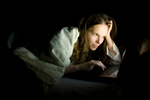 laptop-in-bed