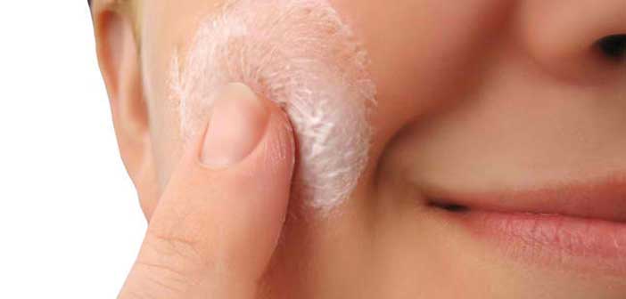 Featured image of post Daha Genç Bir Cilde Sahip Olmak İçin Retinol’ü Nasıl Kullanmalısınız?