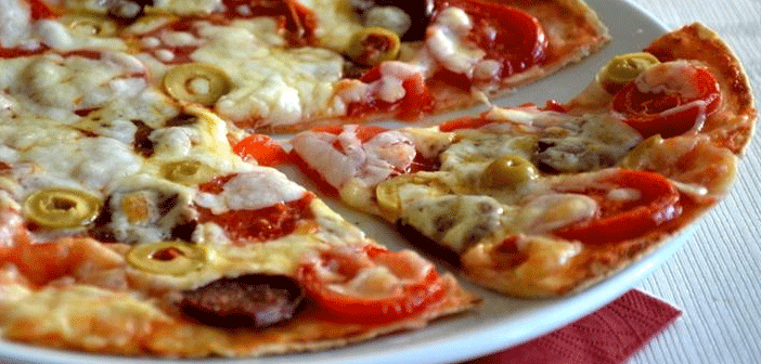 Featured image of post Evde Kolay Pizza Tarifi ve Gerekli Malzemeler