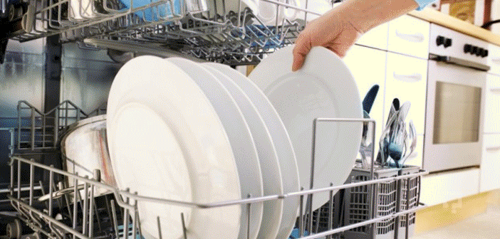 Bulaşık Makinesinde Koku Oluşması Nasıl Engellenir?