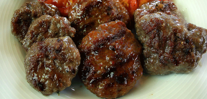 Featured image of post Pastırmalı Kaşarlı Izgara Köfte Tarifi
