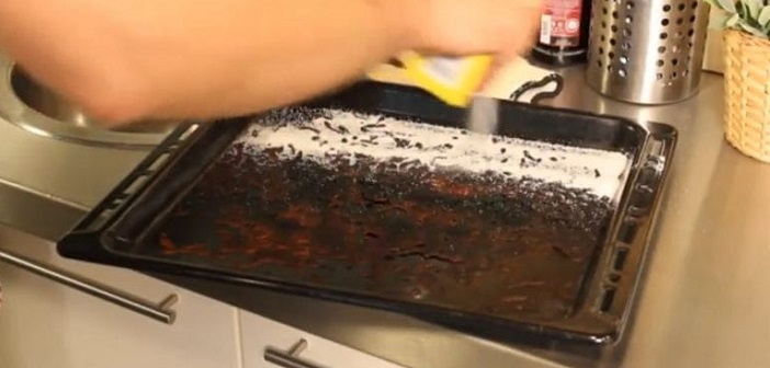 Fırın Tepsisini Çok Kolay Temizleme Yöntemi