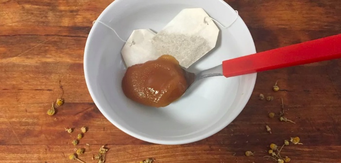 Şampuan Yerine Papatya Çayı Kullanın