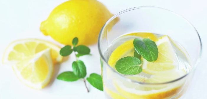 Featured image of post Limon Suyu İçmenin Cildinize 4 Yararı