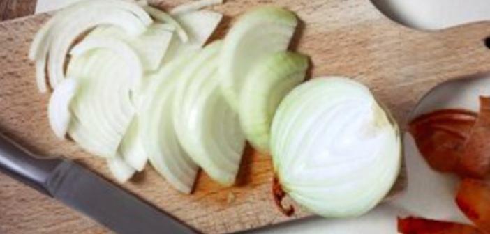 Featured image of post Soğanı Çiğ Kullanacaksanız Tuzlu-Buzlu Suda Bekletin