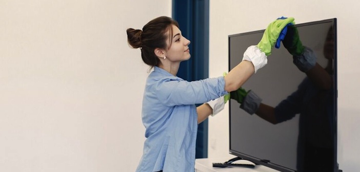 TV Temizlerken Bu Beş Hatadan Kaçının